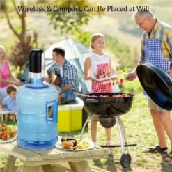 Distributore Di Acqua In Bottiglia, Pompa Per Acqua Potabile Di Ricarica USB Distributore Di Acqua Elettrico Portatile Interruttore Per Bottiglia D'acqua Per Bottiglia Universale Da 5 Galloni (nero) 9 Distributore Di Acqua In Bottiglia, Pompa Per Acqua Potabile Di Ricarica USB Distributore Di Acqua Elettrico Portatile Interruttore Per Bottiglia D'acqua Per Bottiglia Universale Da 5 Galloni (nero) -OUTSUN Giardino Negozio 69436638 5